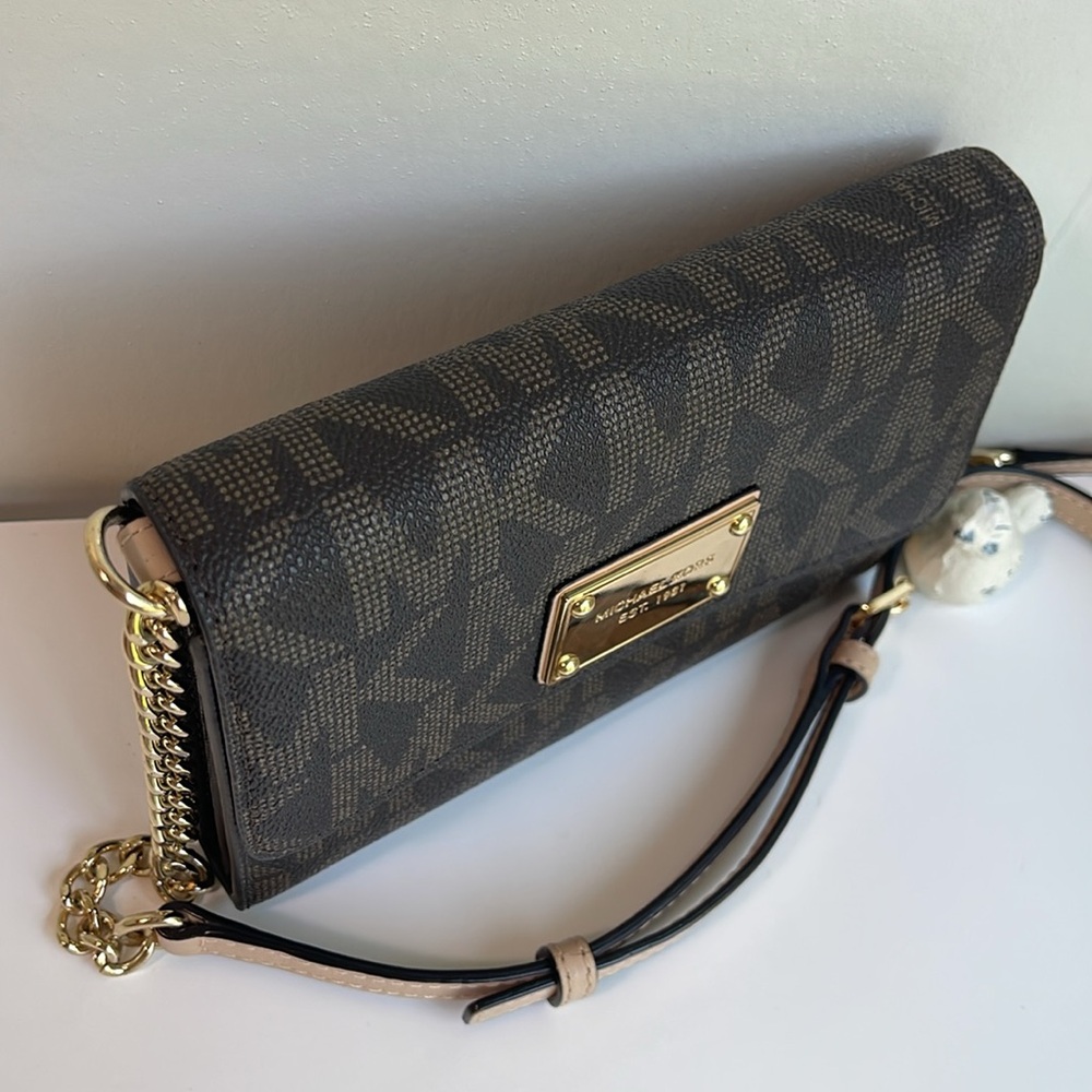 Micheal Kors Large Jet Set Travel Crossbody w/ Pocket for Smartphone - Brown - Picture 6 of 16